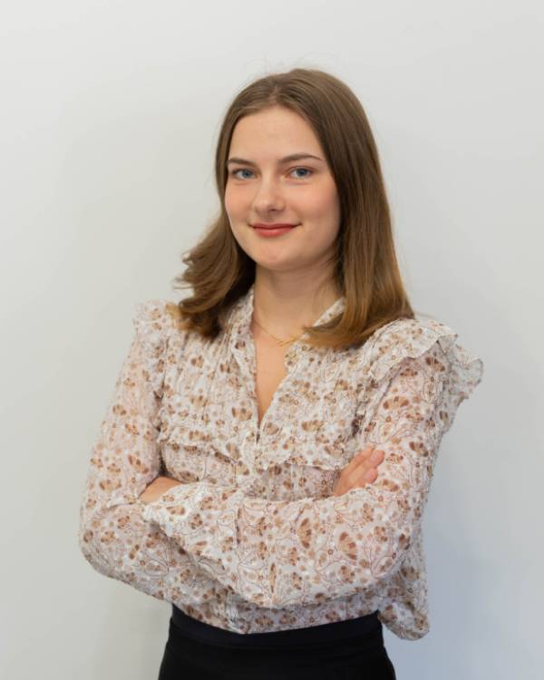 Alina Ozarian Alina Ozarian, Property agent